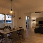 Amare - Three Bedroom With Balcony And Sea View