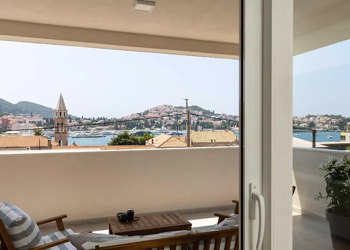 Amare - Three Bedroom With Balcony And Sea View Apartament