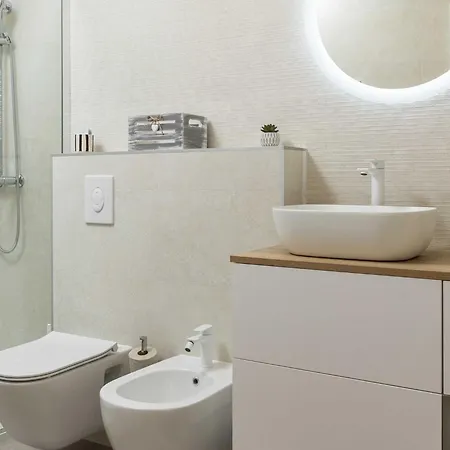 Amare - Three Bedroom With Balcony And Sea View アパート