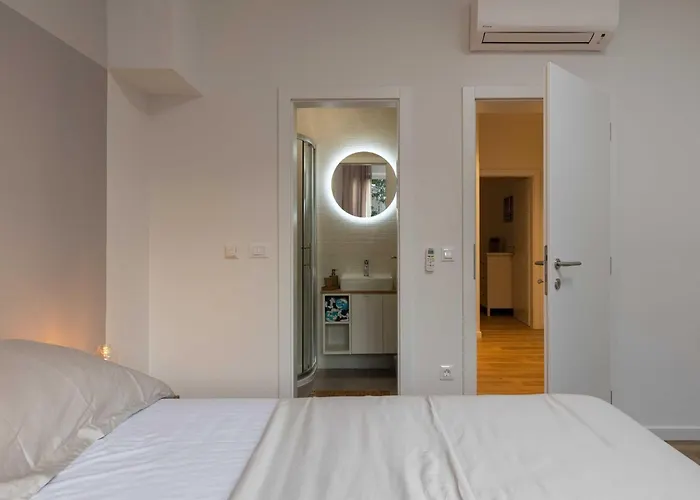 Amare - Three Bedroom With Balcony And Sea View דירה