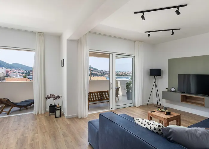 Daire Amare - Three Bedroom With Balcony And Sea View *
