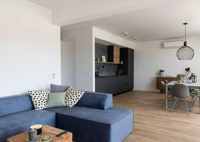 Amare - Three Bedroom With Balcony And Sea View