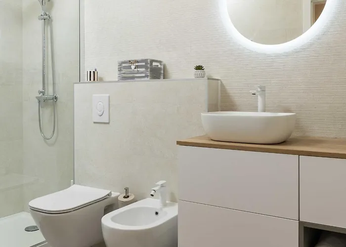 Amare - Three Bedroom With Balcony And Sea View דירה