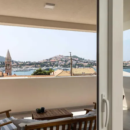 Amare - Three Bedroom With Balcony And Sea View アパート