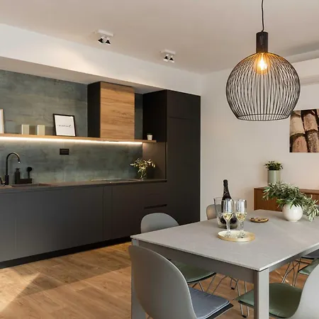 Amare - Three Bedroom With Balcony And Sea View *