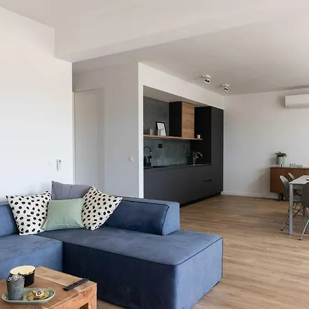 Amare - Three Bedroom With Balcony And Sea View