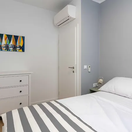 Amare - Three Bedroom With Balcony And Sea View