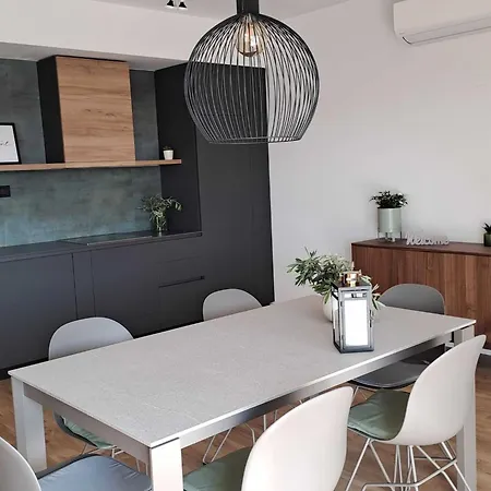 Amare - Three Bedroom With Balcony And Sea View Appartamento *